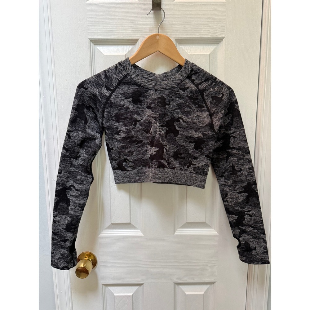 Gray Camo Seamless Keyhole back Long Sleeve Crop Top Workout Gym Thumbholes